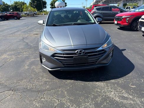 Used 2019 Hyundai Elantra SEL w/ Winter Weather Package FWD image 5