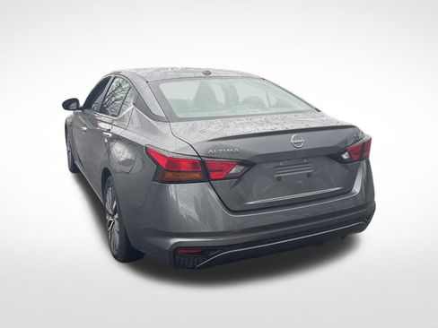 Used 2024 Nissan Altima 2.5 SV FWD image 5