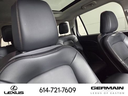 Used 2025 Lincoln Aviator AWD image 19