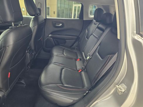 Used 2018 Jeep Compass Trailhawk w/ Leather Interior Group AWD/4WD image 10