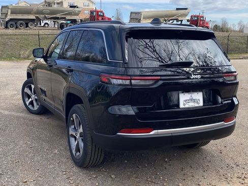 New 2026 Jeep Grand Cherokee Limited w/ Luxury Tech Group II RWD image 4