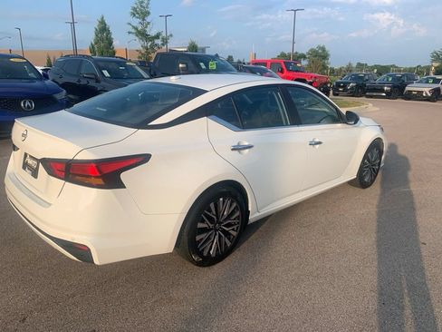 Used 2025 Nissan Altima 2.5 SV FWD image 5