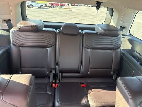 Used 2025 Ford Expedition Platinum w/ Platinum Ultimate Package AWD/4WD image 21