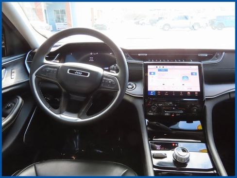 Certified 2023 Jeep Grand Cherokee L Limited w/ Luxury Tech Group II image 13