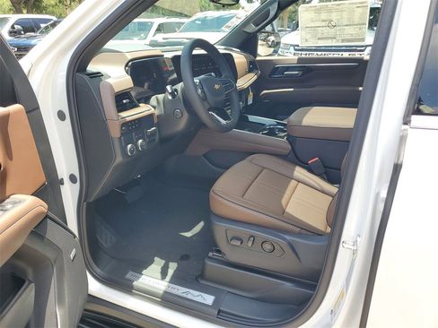 New 2025 Chevrolet Suburban High Country w/ Sun And Tow Package image 16