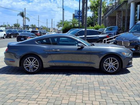 Used 2017 Ford Mustang Coupe RWD image 6