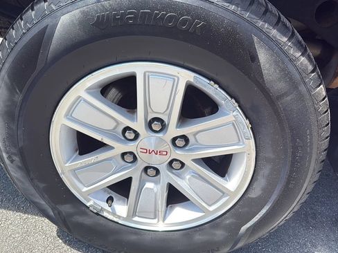 Used 2018 GMC Sierra 1500 SLE w/ SLE Value Package AWD/4WD image 12