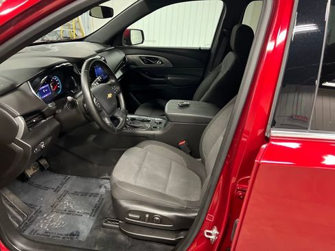 Used 2023 Chevrolet Traverse LT image 13