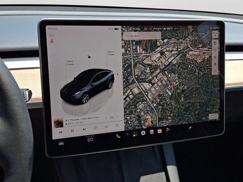 Used 2024 Tesla Model Y Long Range AWD/4WD image 19