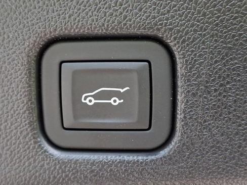 Used 2026 Chevrolet Traverse Z71 AWD/4WD image 31