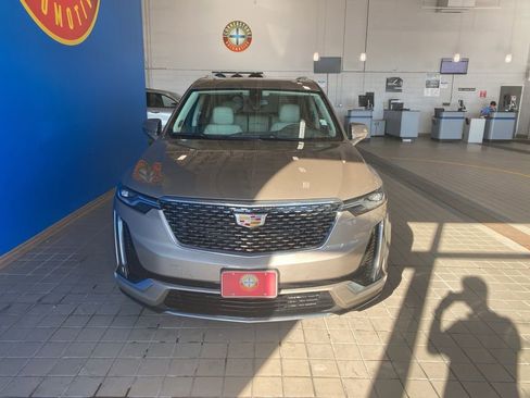 Used 2023 Cadillac XT6 Premium Luxury image 17