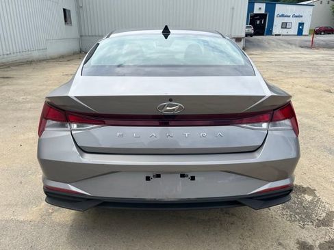 Used 2021 Hyundai Elantra SEL FWD image 7