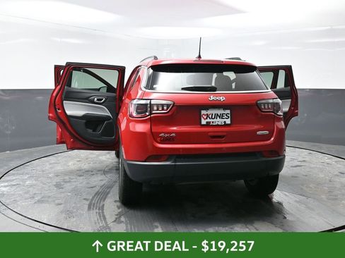 Used 2024 Jeep Compass Latitude image 58