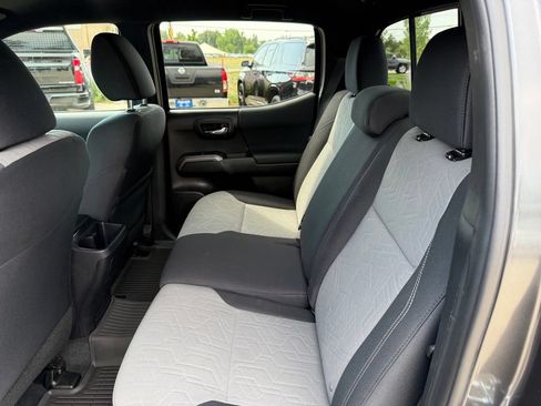 Used 2023 Toyota Tacoma TRD Off-Road w/ Advanced Technology Package AWD/4WD image 14