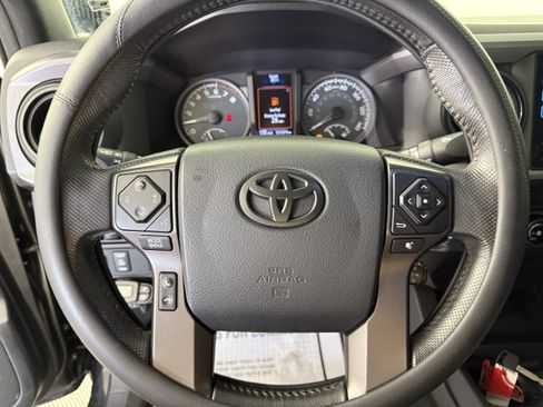 Used 2016 Toyota Tacoma TRD Off-Road w/ Towing Package image 25