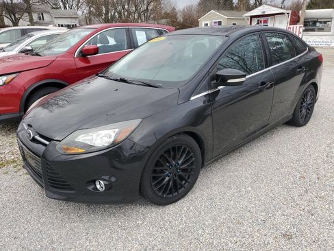 Used 2014 Ford Focus Titanium image 3