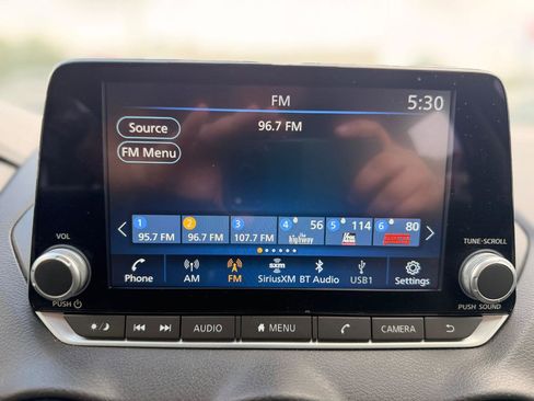 Used 2024 Nissan Sentra SV FWD image 19