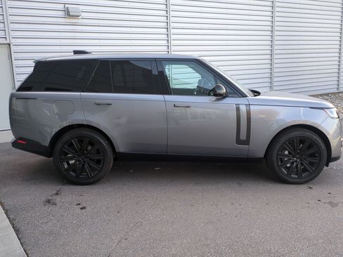 New 2026 Land Rover Range Rover SE image 4