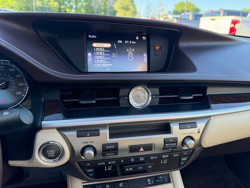 Used 2018 Lexus ES 350 w/ Premier Package FWD image 24