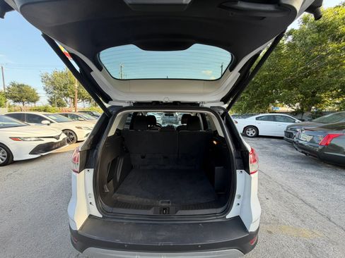 Used 2016 Ford Escape SE w/ Equipment Group 201A FWD image 10