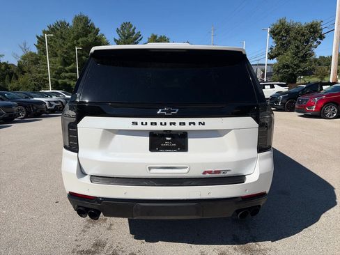 Used 2025 Chevrolet Suburban RST AWD/4WD image 3