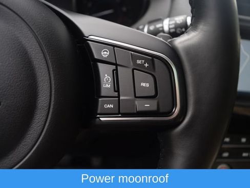 Used 2018 Jaguar F-PACE Premium AWD/4WD image 5