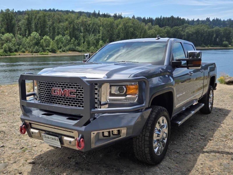 Used 2016 GMC Sierra 2500 Denali w/ Duramax Plus Package AWD/4WD image 9