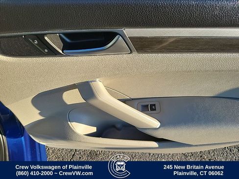 Used 2017 Volkswagen Passat 1.8T SEL Premium image 45