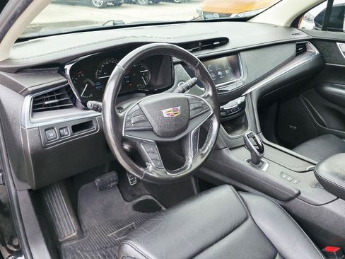 Used 2018 Cadillac XT5 Luxury w/ Driver Awareness Package AWD/4WD image 13