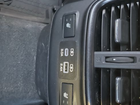 Used 2024 Subaru Outback Wilderness image 32