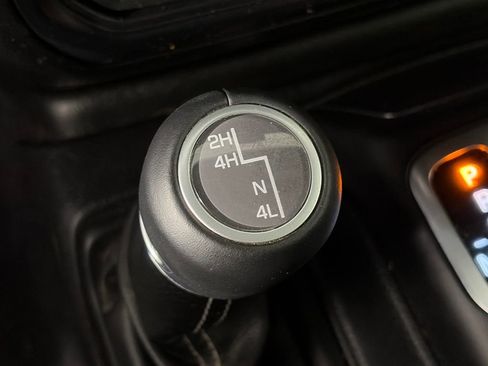 Used 2018 Jeep Wrangler Unlimited Sahara w/ Cold Weather Group image 24