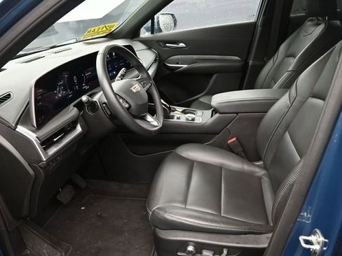 Used 2025 Cadillac XT4 Premium Luxury image 15