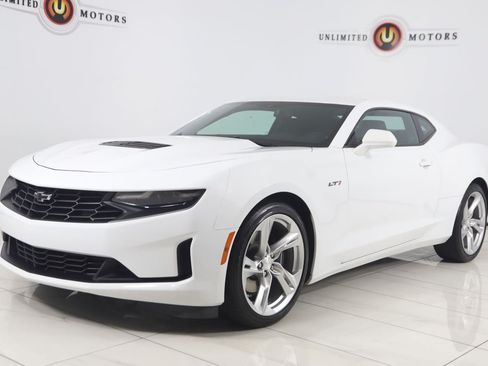 Used 2021 Chevrolet Camaro LT RWD image 5