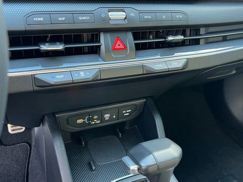 Certified 2025 Kia K4 GT-Line Turbo image 23