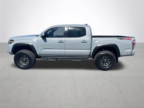 Used 2021 Toyota Tacoma TRD Off-Road w/ TRD Premium Off Road Package AWD/4WD image 10