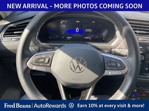 Used 2023 Volkswagen Tiguan SE w/ Panoramic Sunroof Package AWD/4WD image 12