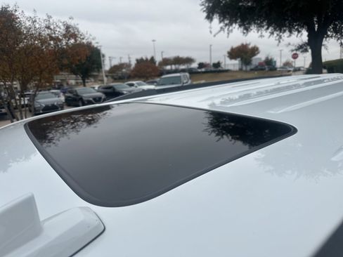 Used 2018 GMC Yukon SLT image 5