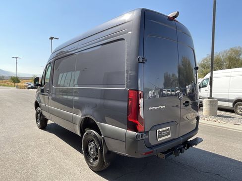 Used 2025 Mercedes-Benz Sprinter 2500 image 11
