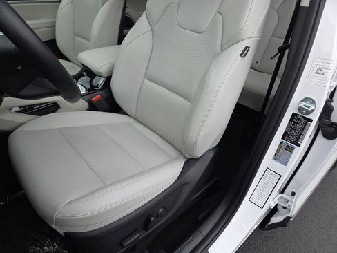 Used 2025 Kia Telluride S FWD image 23