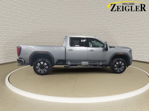 New 2025 GMC Sierra 3500 Denali w/ Denali Reserve Package image 4
