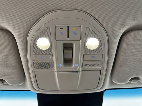 Used 2022 Genesis G70 2.0T w/ Prestige Package image 35