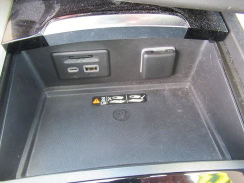 Used 2022 Buick Envision Avenir w/ Technology Package II image 26