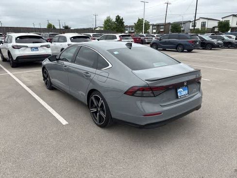 Used 2025 Honda Accord Sport image 3