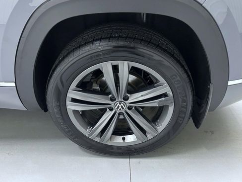 Used 2022 Volkswagen Atlas Cross Sport SEL R-Line AWD/4WD image 22