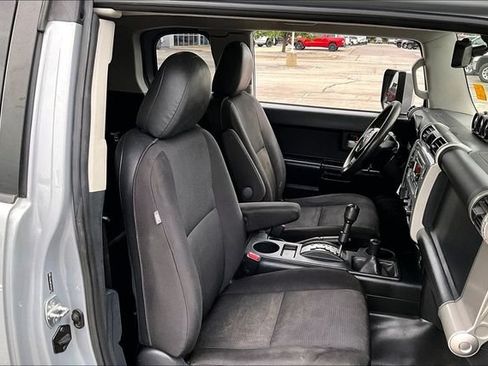 Used 2014 Toyota FJ Cruiser 4WD w/ Convenience Package image 29