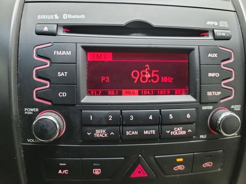 Used 2011 Kia Sorento LX w/ Convenience Pkg image 22