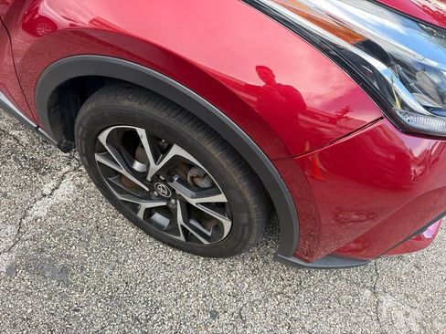 Used 2021 Toyota C-HR XLE FWD image 8
