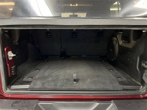 Used 2022 Jeep Wrangler Unlimited Rubicon w/ Cold Weather Group image 26