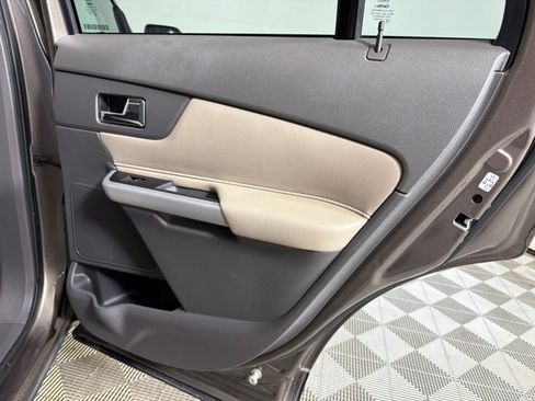 Used 2013 Ford Edge SEL FWD image 16