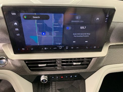 Used 2025 Ford Explorer Platinum w/ LUX Leather Package image 27